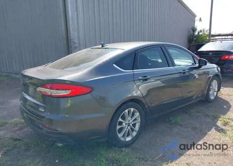 2019 Ford Fusion Se z USA, uszkodzony, nr VIN 3FA6P0HD9KR215415